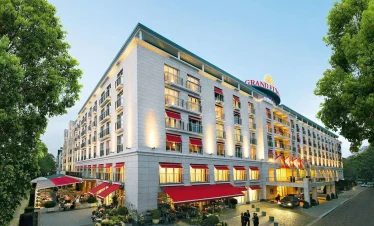 Grand Elysee Hamburg – Classic Room (Grand)